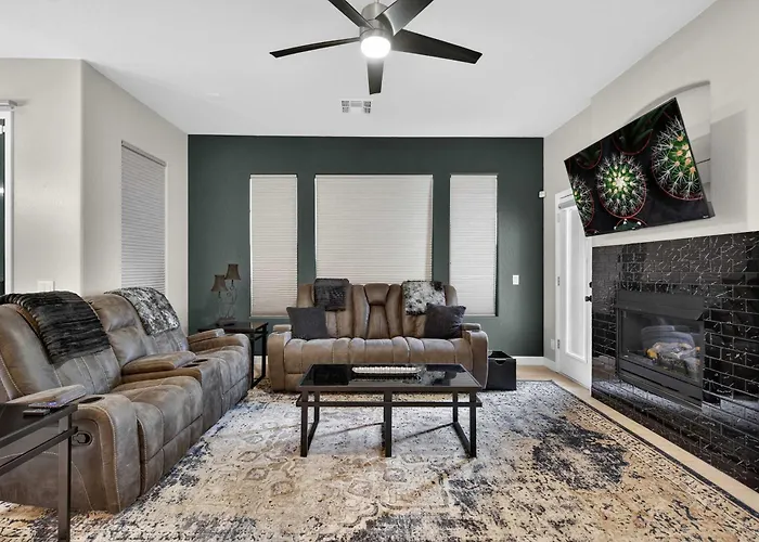 Stylish 2br And 2ba Private Getaway Holiday home *
