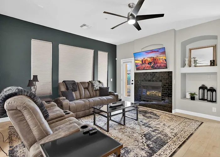 Stylish 2br And 2ba Private Getaway Holiday home *